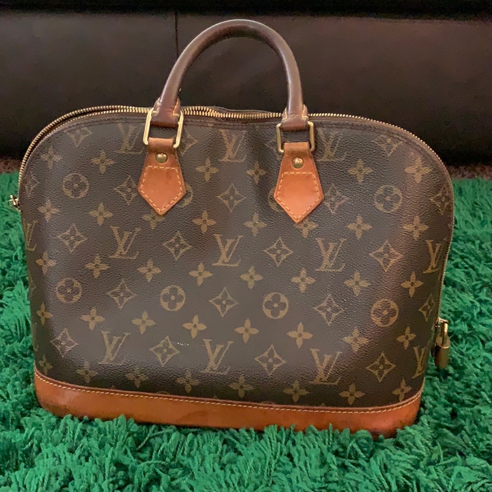 Louis Vuitton Alma USED